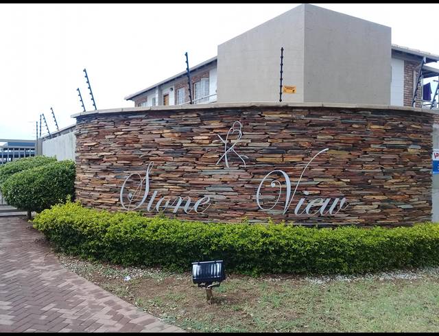 2 BEDROOM TOWNHOUSE FOR SALE IN ANDEON